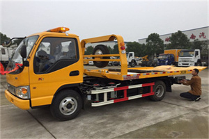 阿拉尔哪里有拖车服务