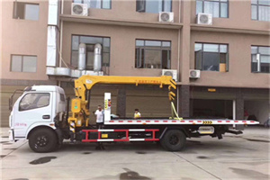 阿拉尔附近汽车轮胎更换